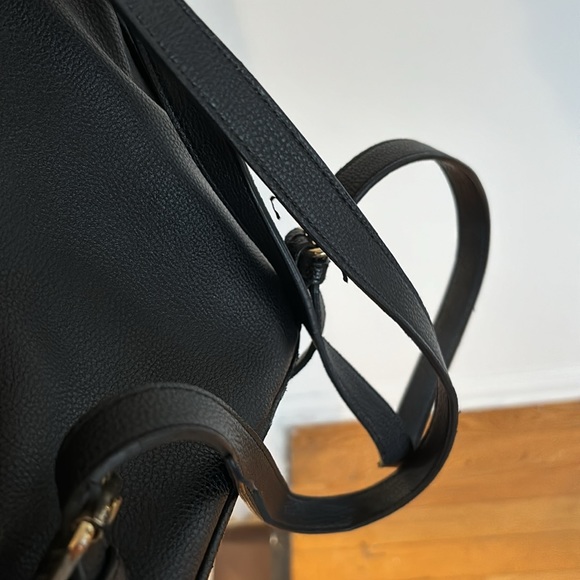 Tommy Hilfiger small backpack - Picture 3 of 3